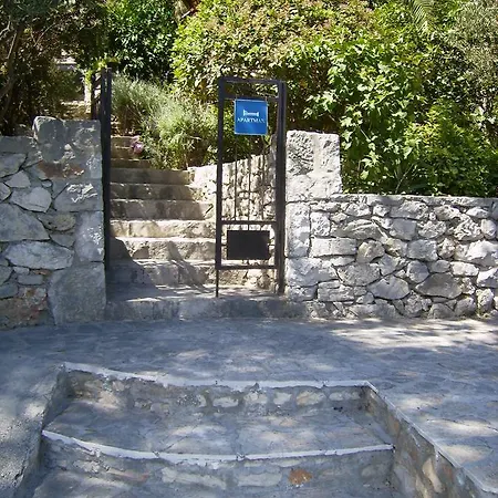 Apartman Vlado *