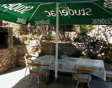 Apartment Apartman Vlado Milna (Brac)